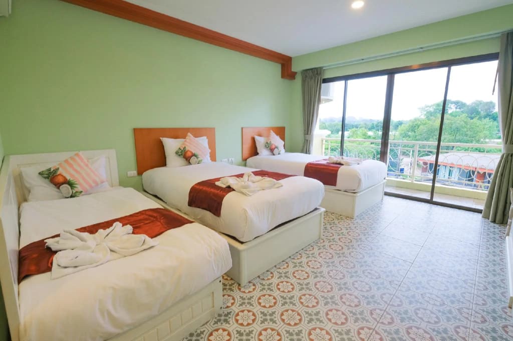 ROYAL PINEAPPLE HOTEL | A Welcome to Wealth and Good Fortune - photo 3