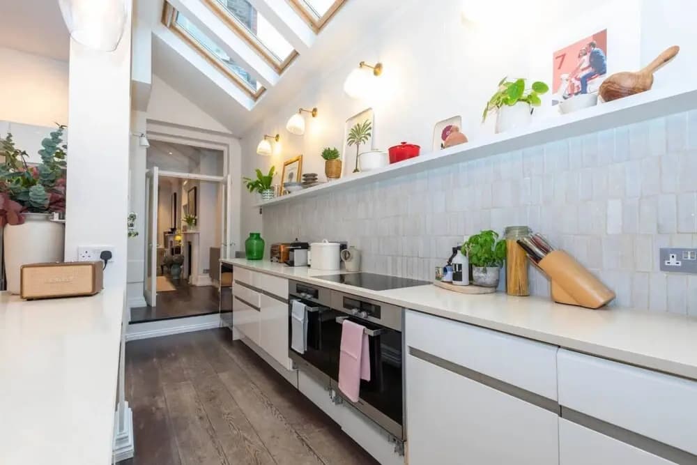 Gorgeous 4 Bedroom Family Home Next to Clapham Common - photo 21