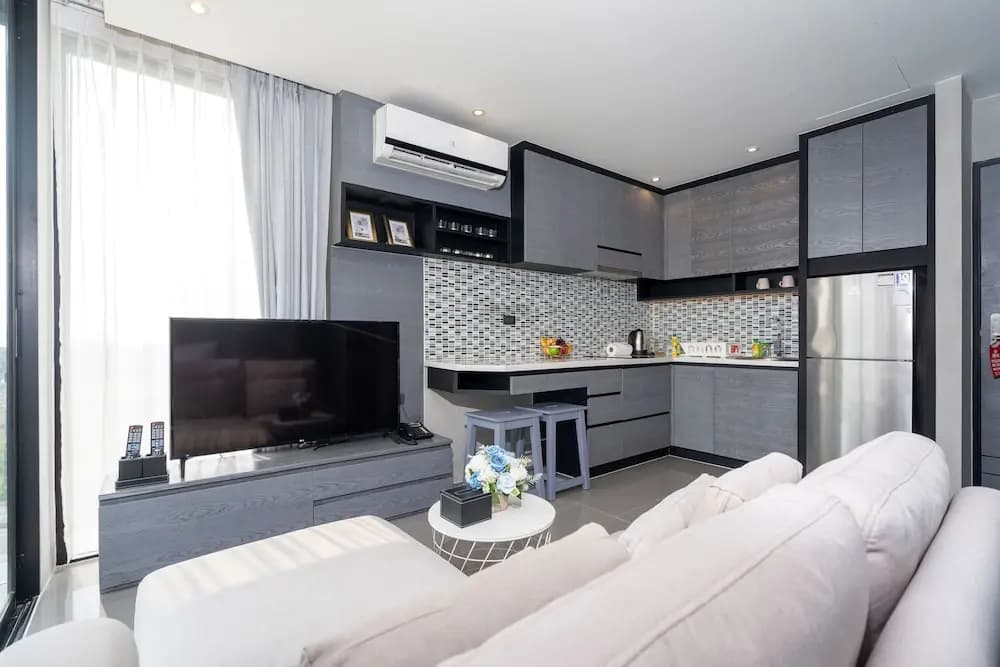 Premier Hill View Suite P708 at Citygate - photo 2