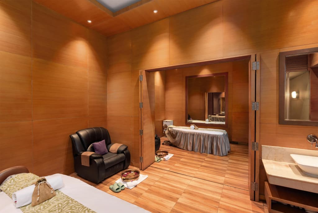 Radisson Blu Hotel New Delhi Paschim Vihar - photo 32