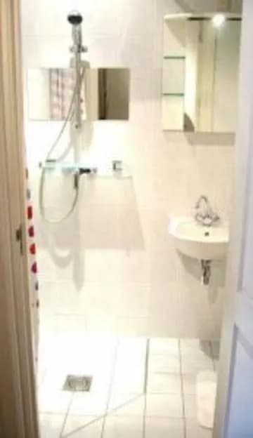 Amstel Canal Guest House - photo 2
