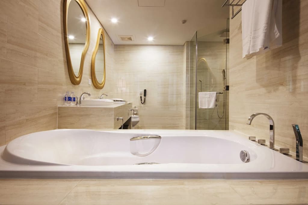 Diamond Bay Hotel - photo 10