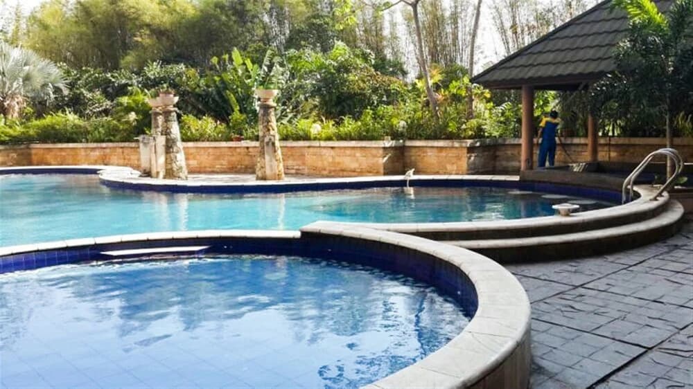 Spacious Riverside Pluit Apartment - photo 12