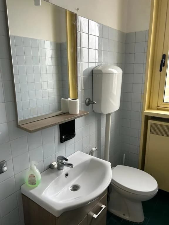Venice Night Double Room Shared Toiletc6 - photo 8
