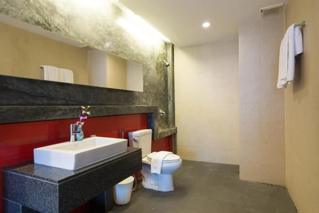 Alfresco Phuket Hotel - photo 8