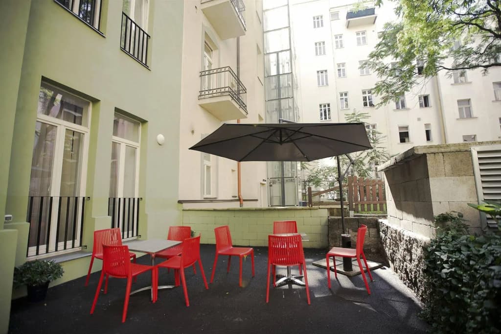 Hotel Noir - photo 21