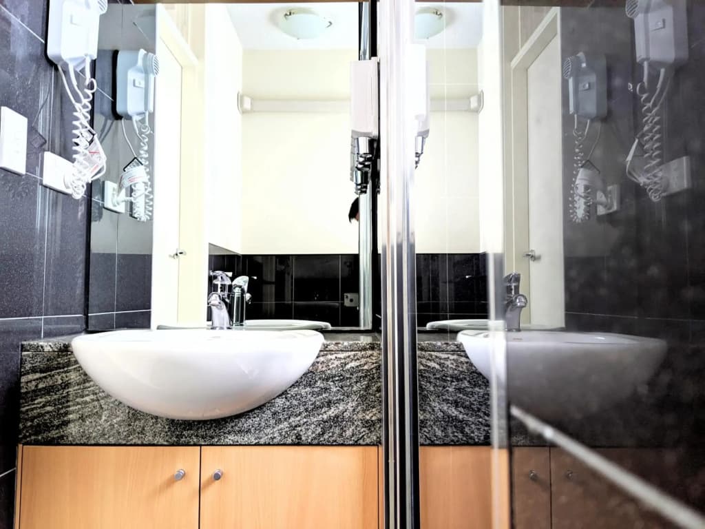 Acland Street Studio Apartment FREE PARKING - photo 8