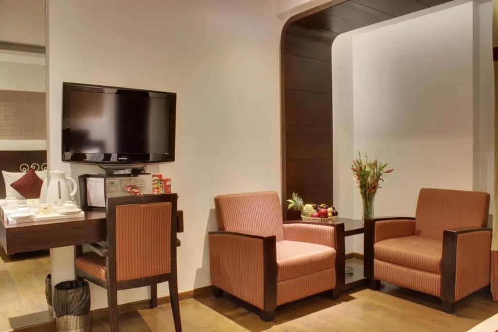 Hotel Godwin Deluxe - photo 28