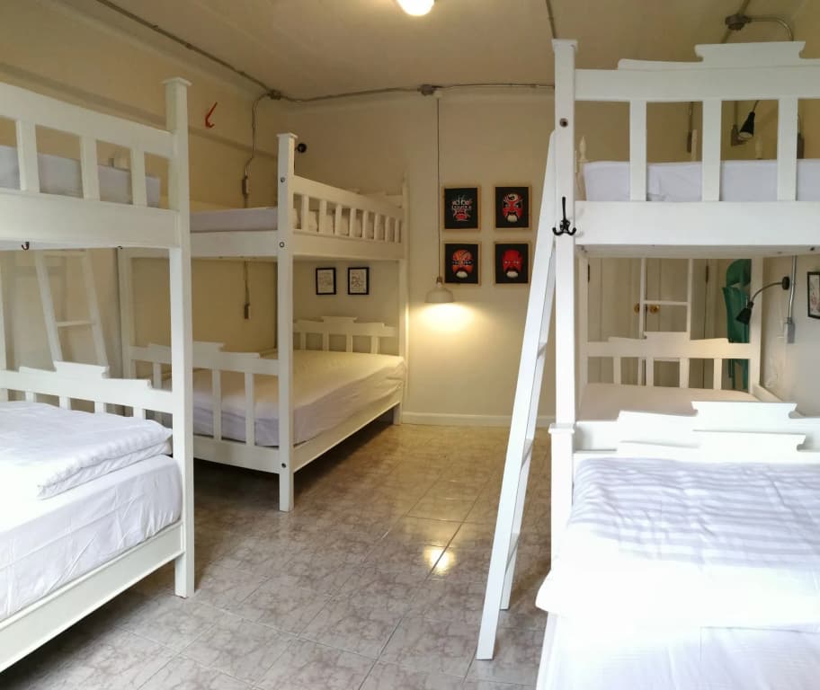 Bed In Town - Hostel - photo 4