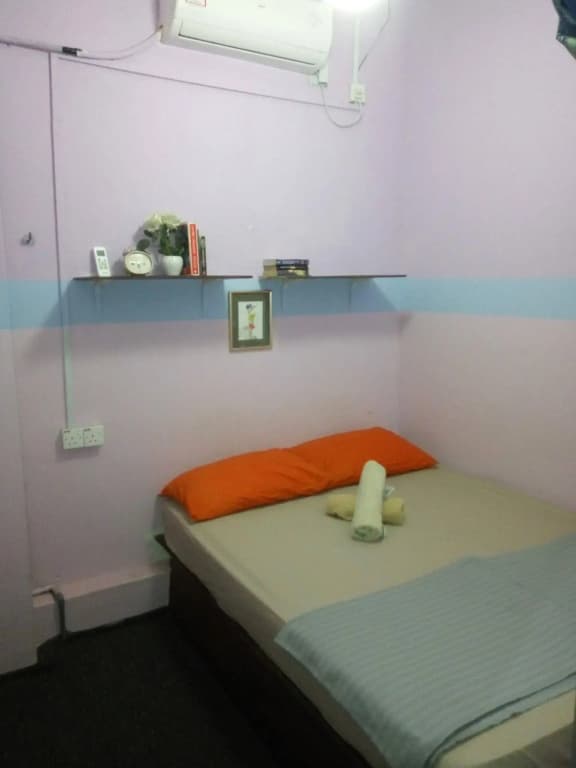 The Longhouse Travellers Inn - Hostel - photo 4