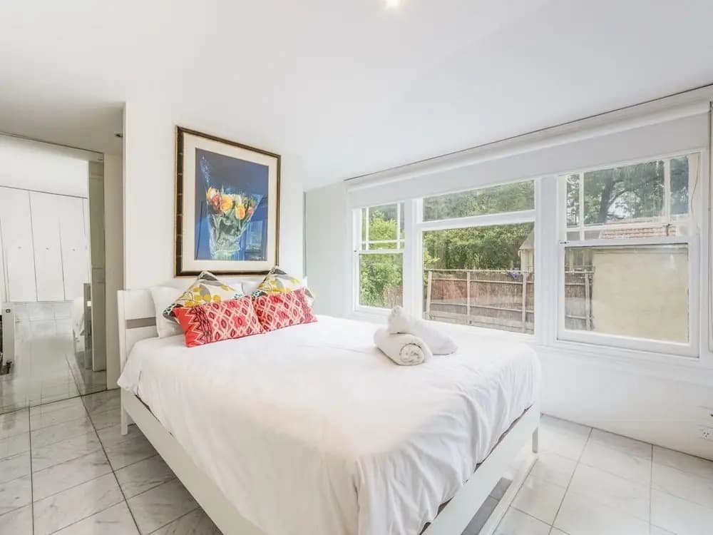 Spoilt for Choice 2-bed/2-bath + Free Parking - photo 4