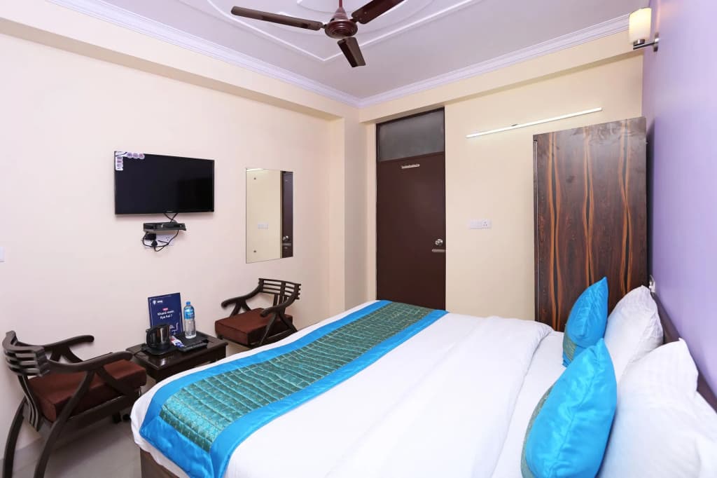 OYO 8462 Hotel Galaxy - photo 4