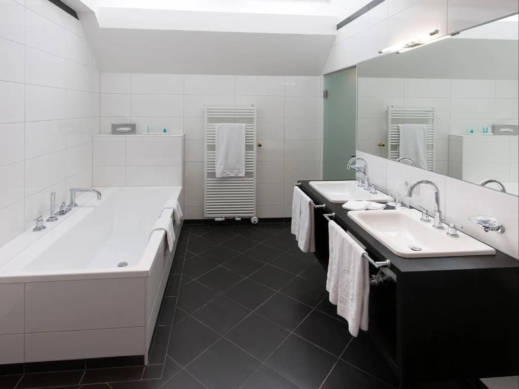 Ambassador Hotel - photo 8