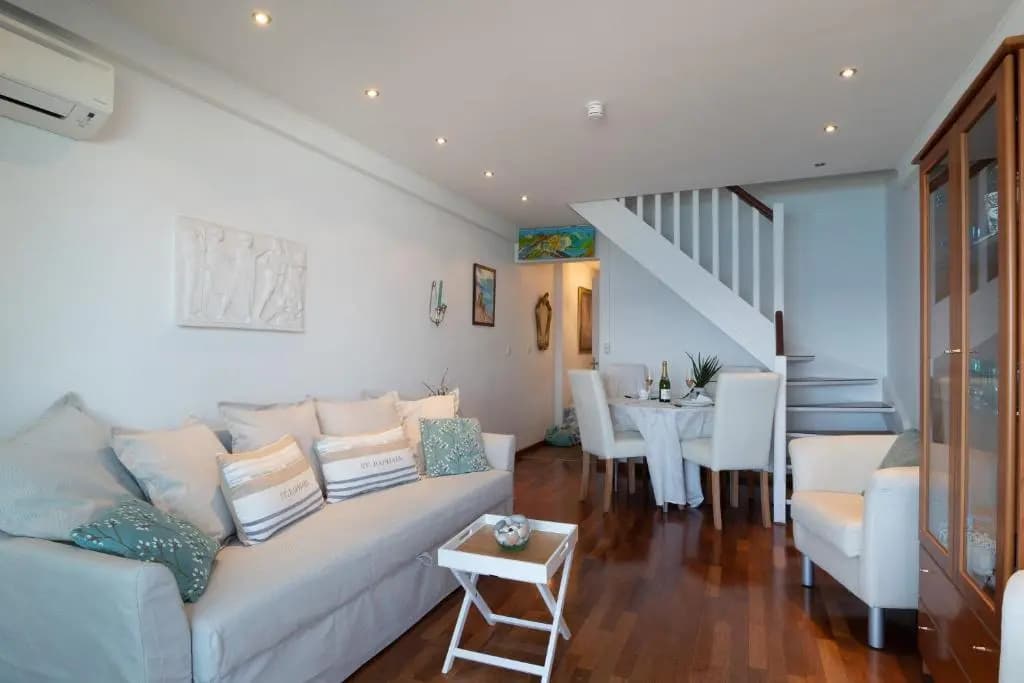 La Prom - a two bedroom apartment with a sea view - photo 9