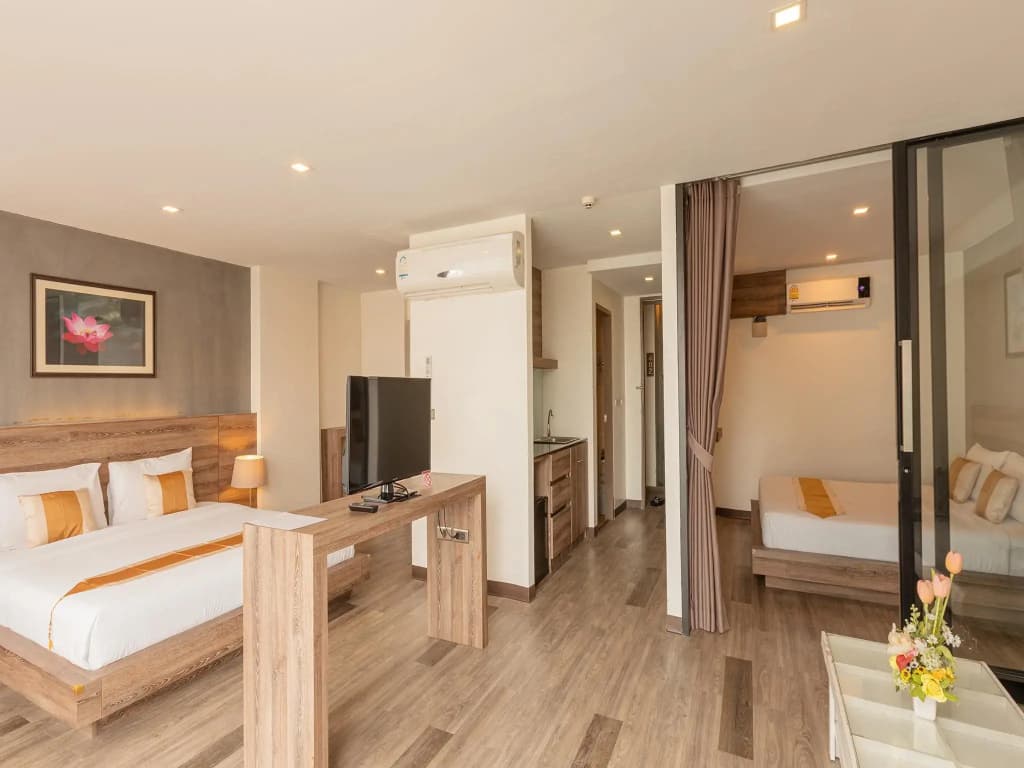 B2 Bangna Premier Hotel - photo 6