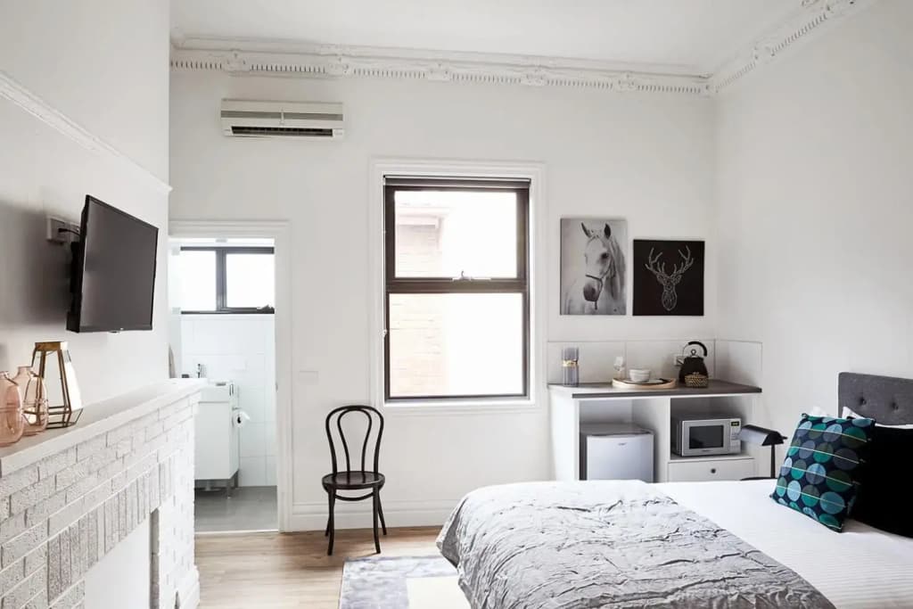 Richmond Studio Apartments - photo 6