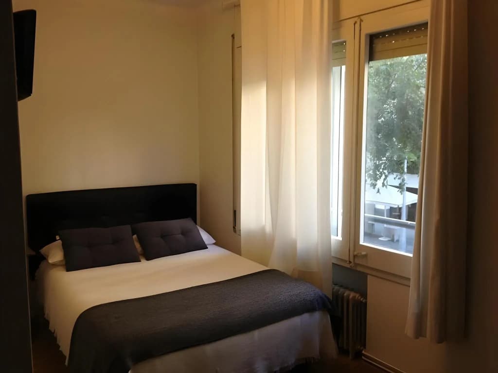 Hostal El Ninot - photo 47