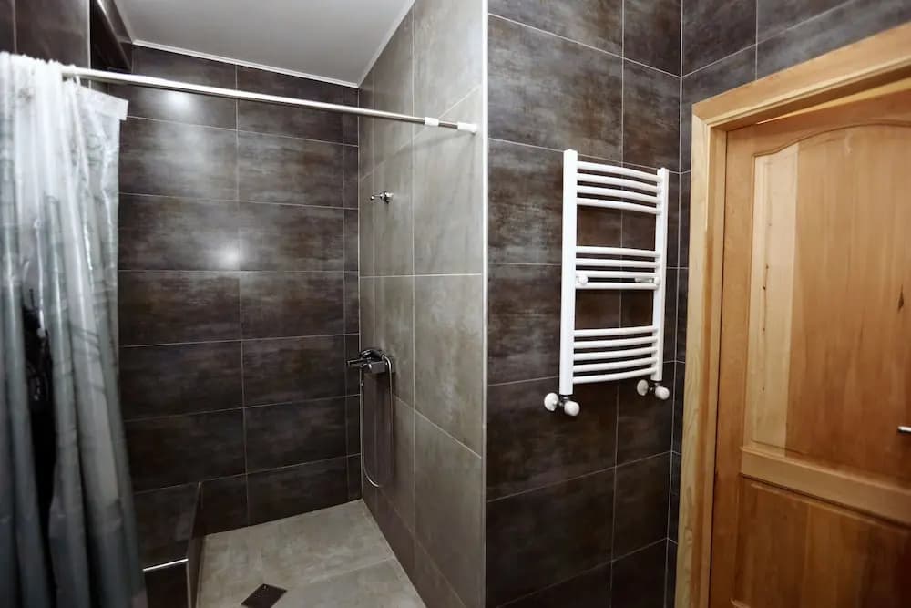 3 Bedroom Apartment near Vake Park - photo 8