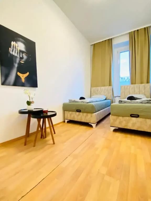 Rooms in Cozy 4BR Shared Apt Central - photo 42