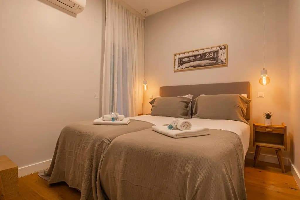 Upscale & Modern 2BDR Apartment - photo 5