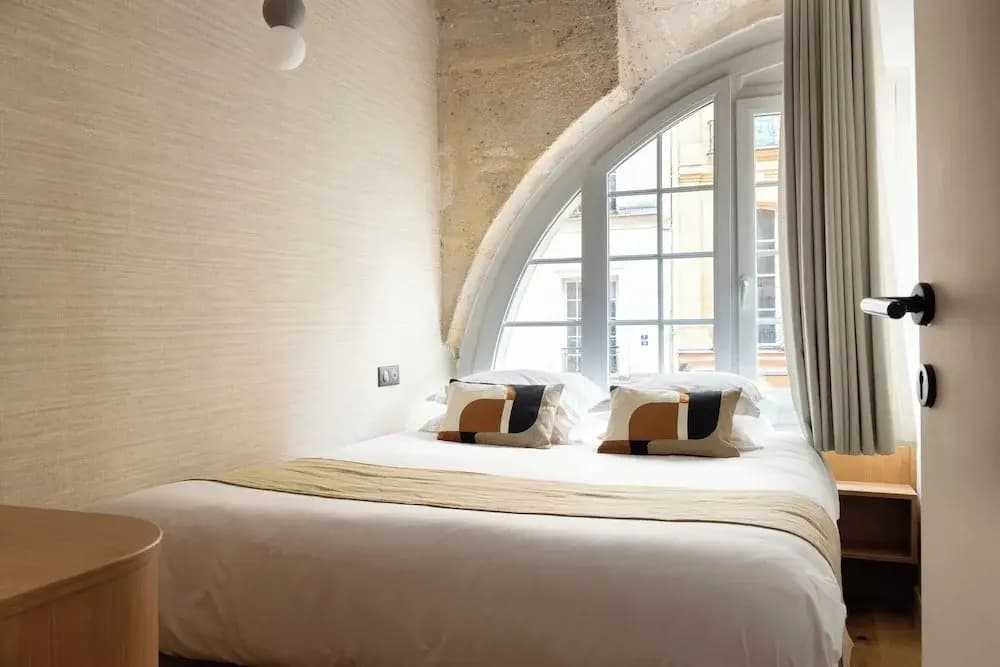 Refurbished Apartment - 2br/6p - Chatelet - photo 2