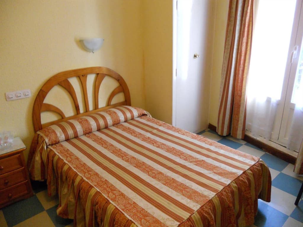 Hostal La Perla Asturiana - photo 3