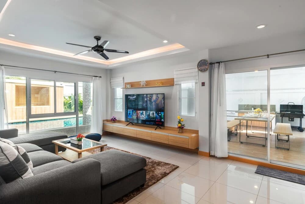 Luxury Pool Villa 6BR - main photo