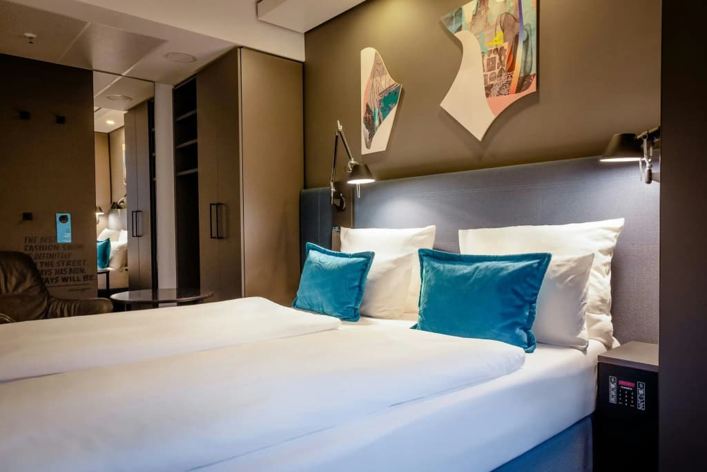 Motel One Berlin-Alexanderplatz - photo 37