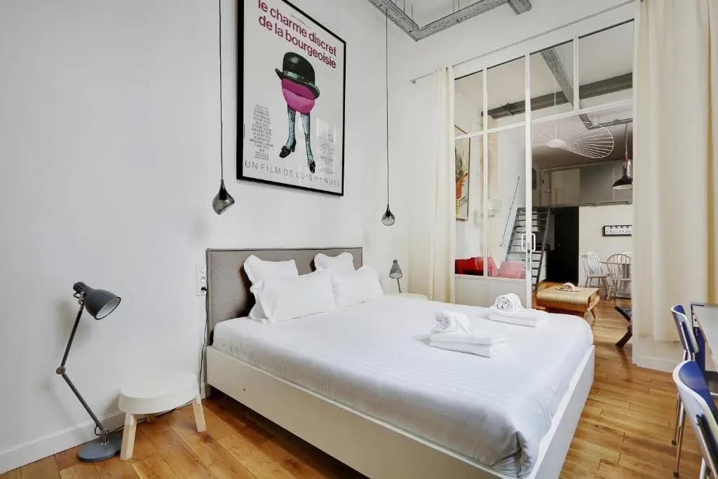 Pick A Flat's Apartment in Porte Saint Denis - rue d'Hauteville - photo 4