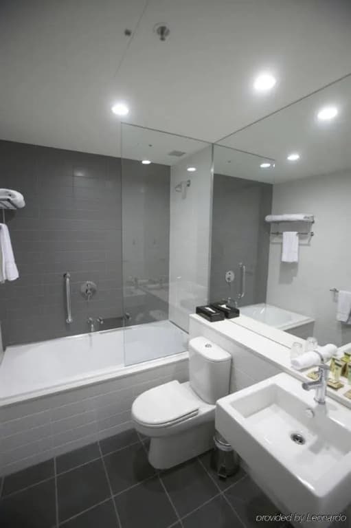 Causeway 353 Hotel - photo 13