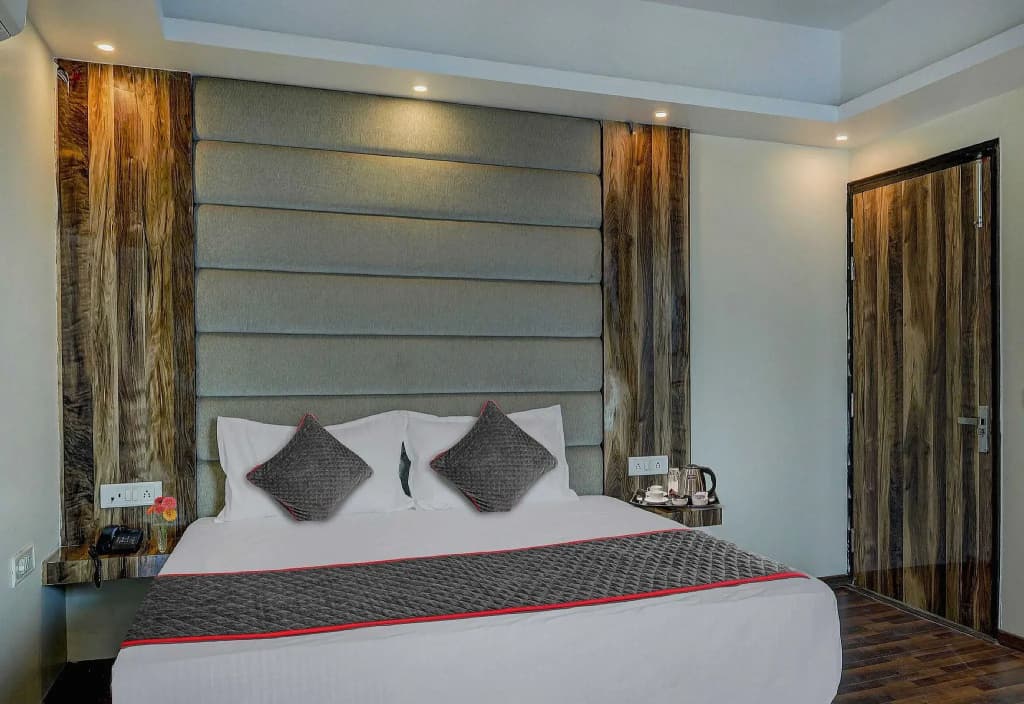Hotel O Golden King - photo 11