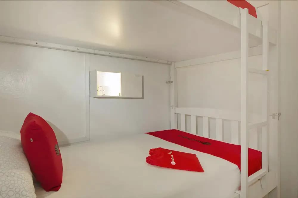 RedDoorz Hostel @ Bugis - photo 7