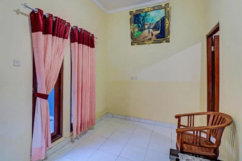 Ciung Wanara Guest House - photo 4