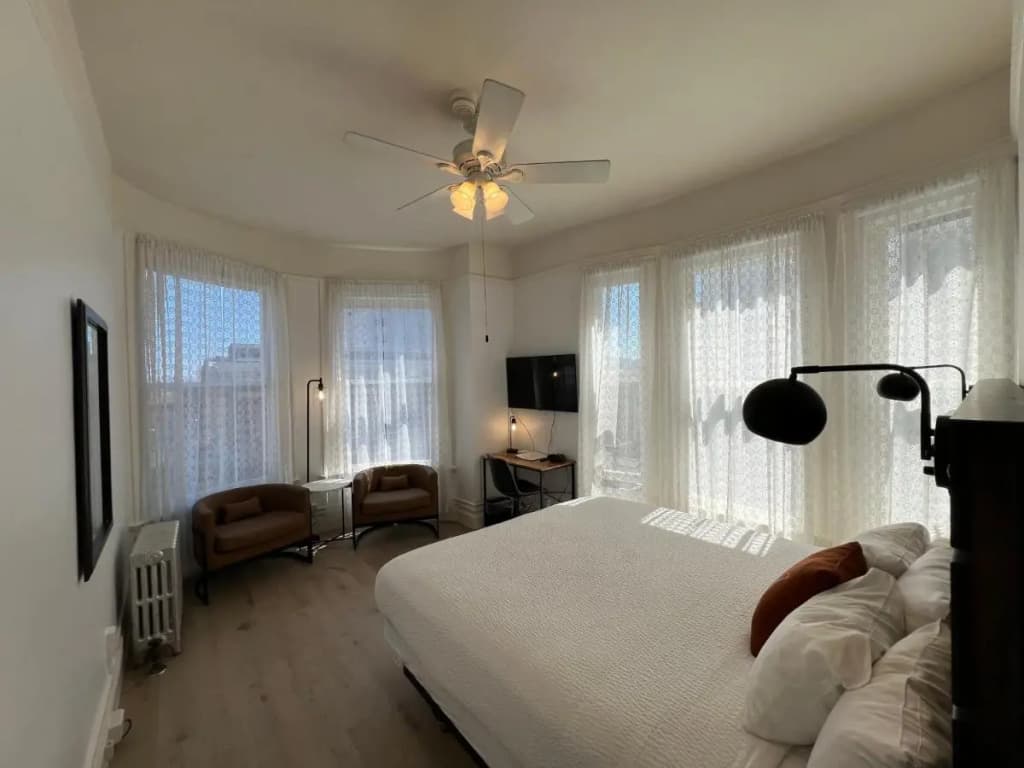 The Andrews Hotel - photo 25