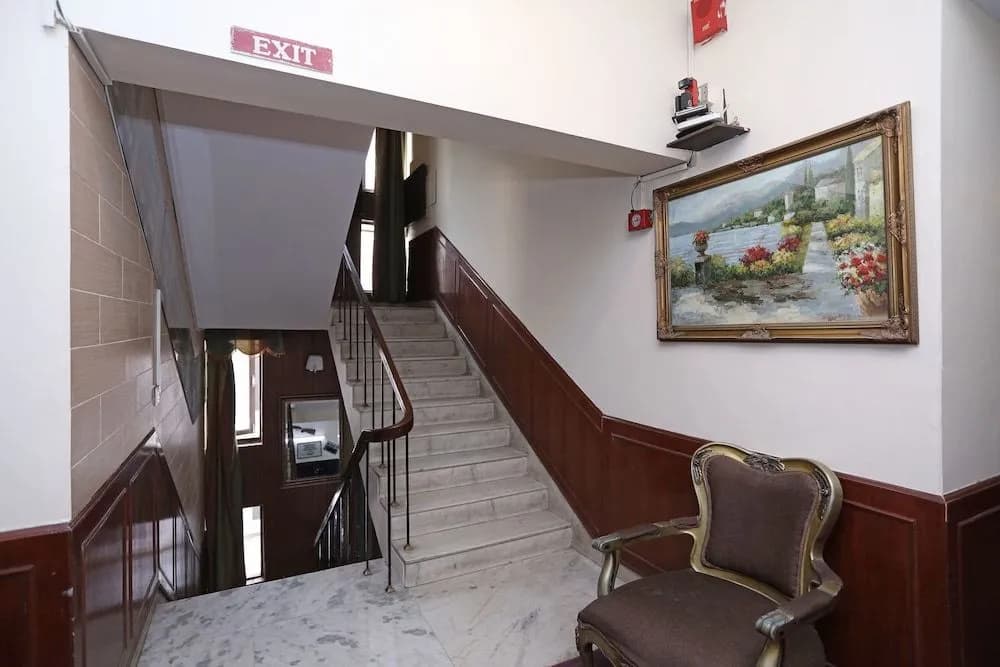 OYO 1219 Hamilton Hotel - photo 6