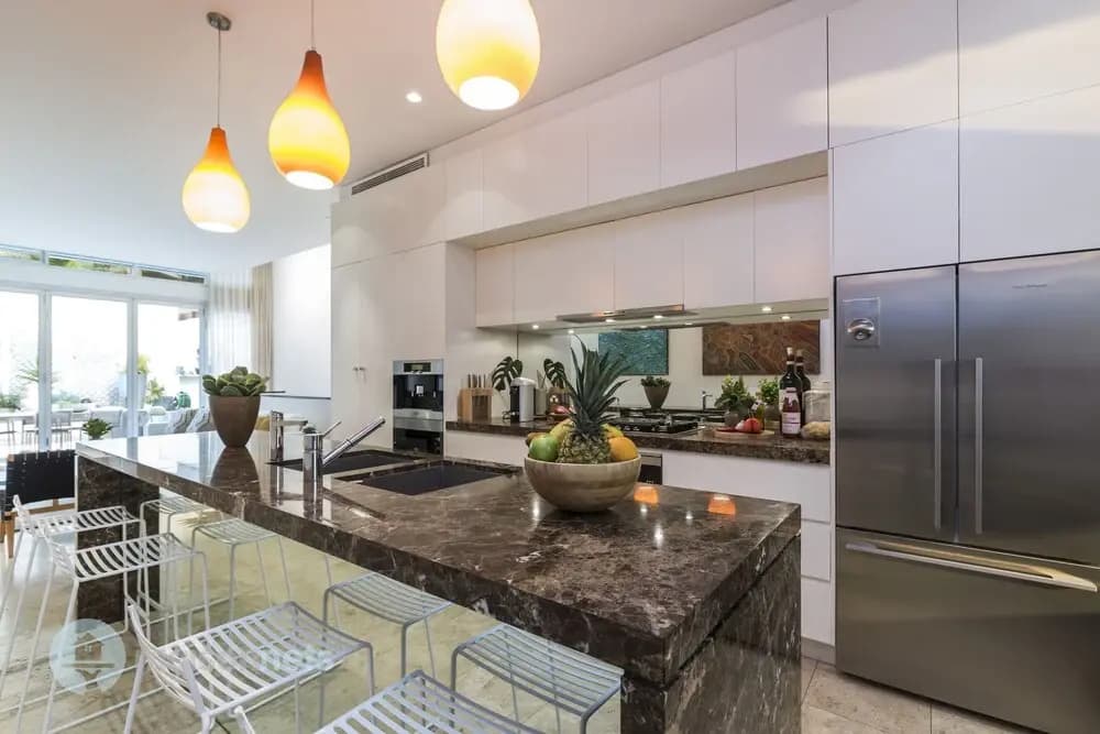 3BR Sydney Harbourside Home/Rooftop Pool & Parking - photo 18
