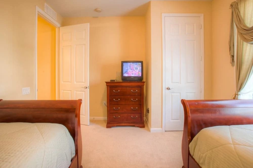 Lovely Third-floor Vista Cay Resort Condo! - photo 1