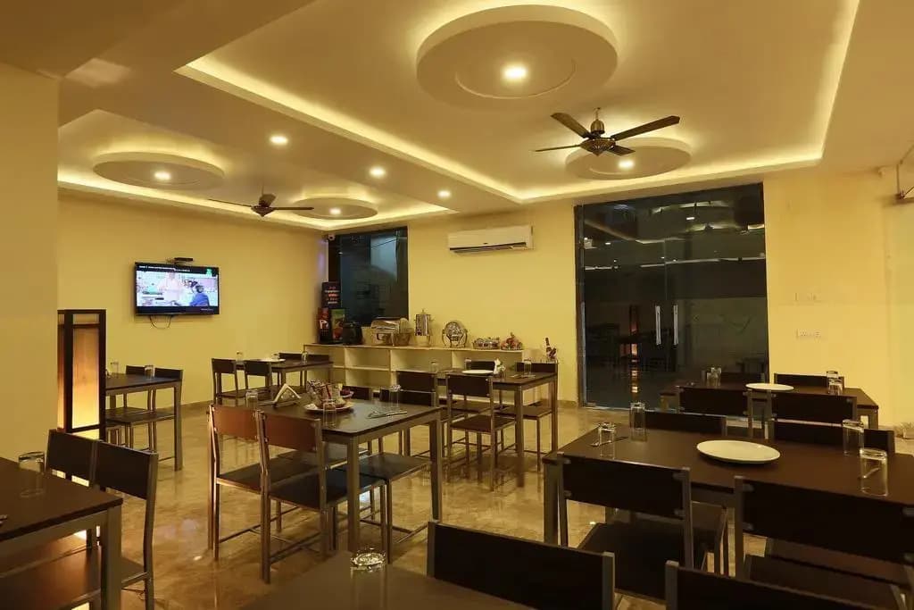OYO 8404 Hotel Aerofly - photo 21