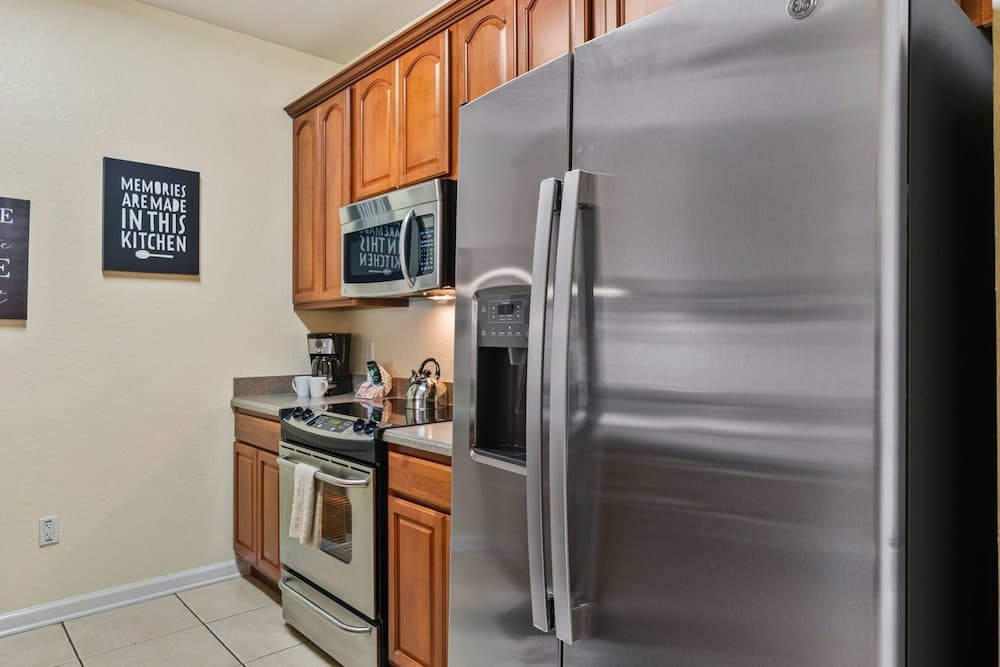 Spacious Vista Cay Condo, Close to Conv. Center - photo 6