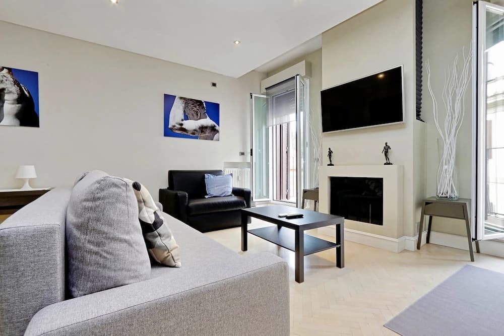 Spanish Steps Modern Apartment Balcony - photo 4