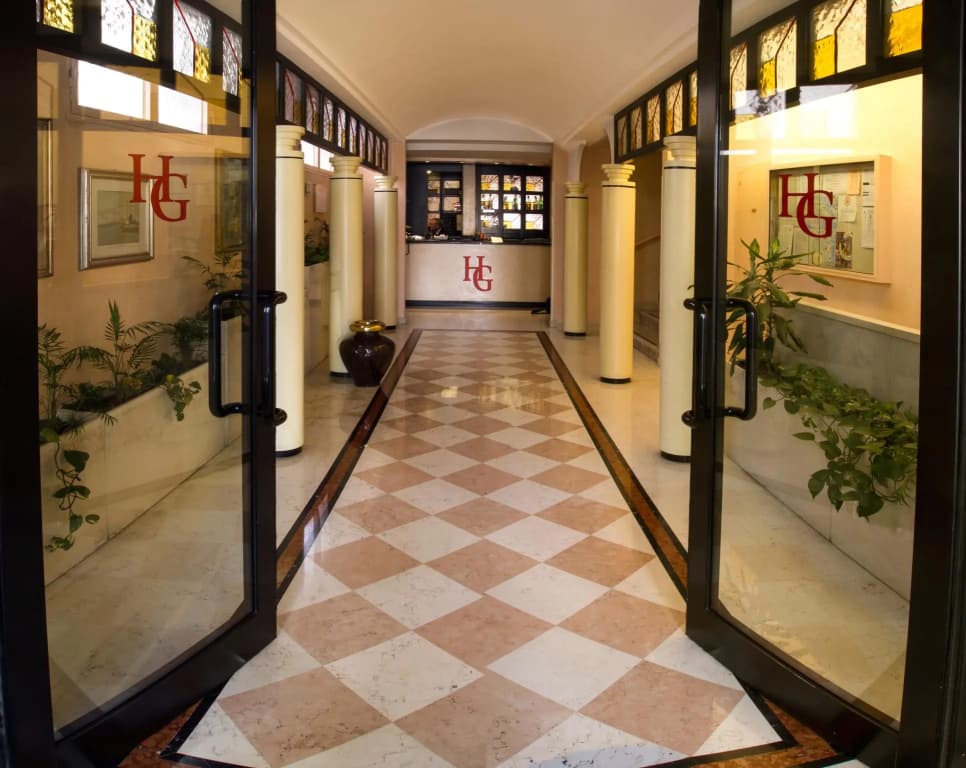 Hotel Garibaldi - photo 16
