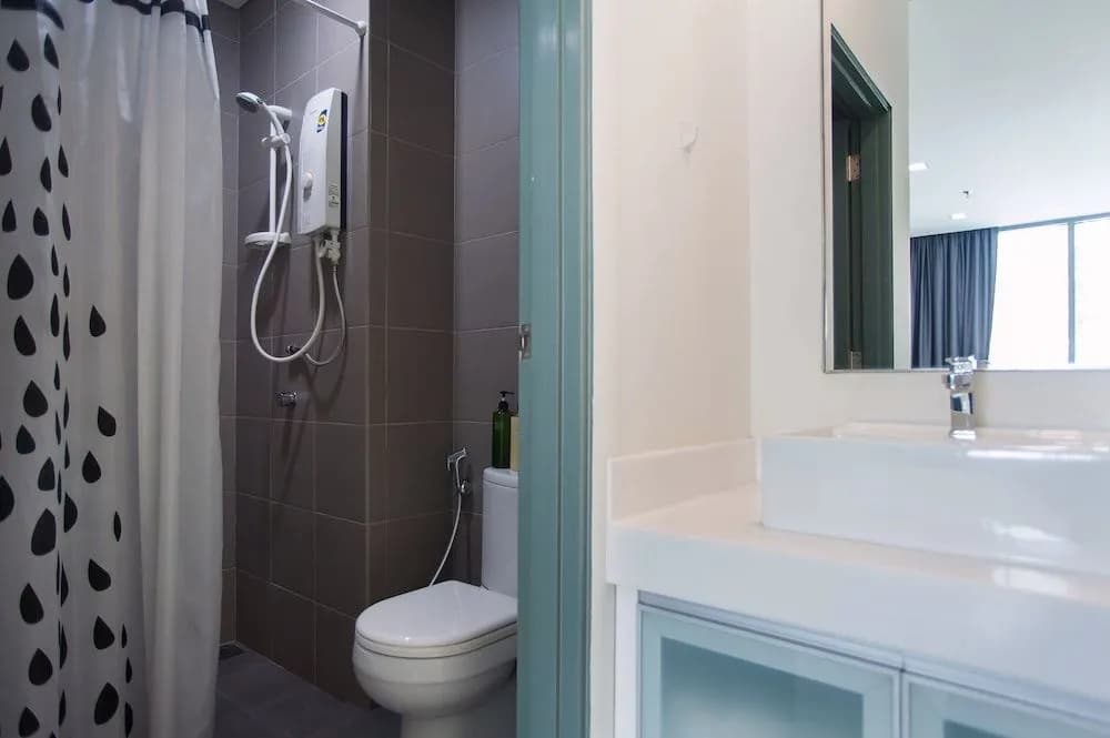 Summer Suites KLCC by Stayshare Homes - photo 11