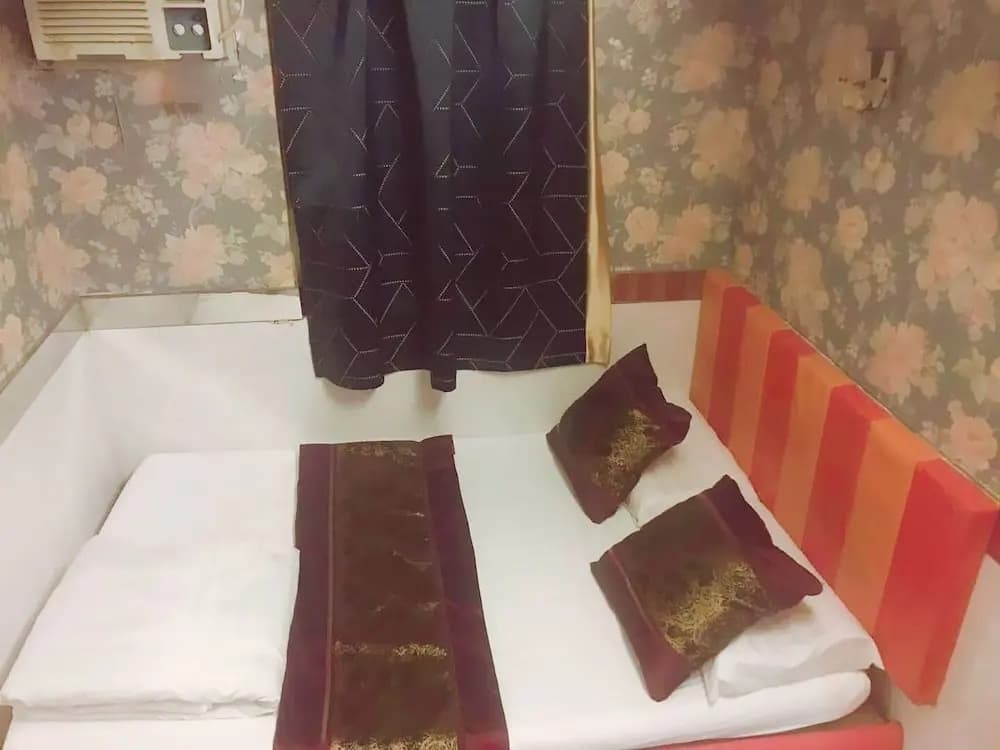 Royal Capital Hotel - photo 4