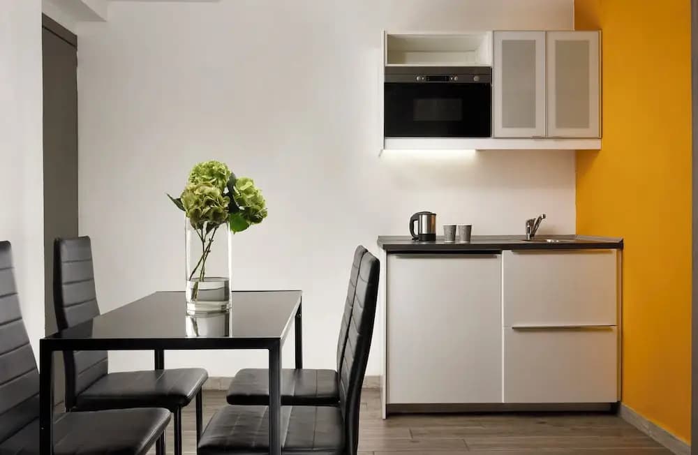 FH55 Med Guesthouse - photo 12