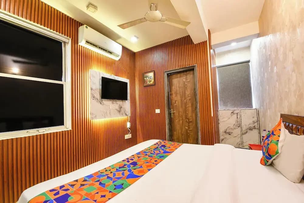 Fabhotel Blu Lagoon Inn - photo 2