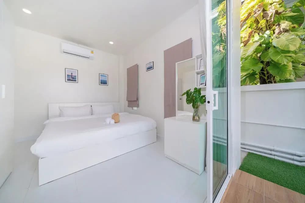 Beachfront 2BR Pool Villa DelMar Kamala - photo 2
