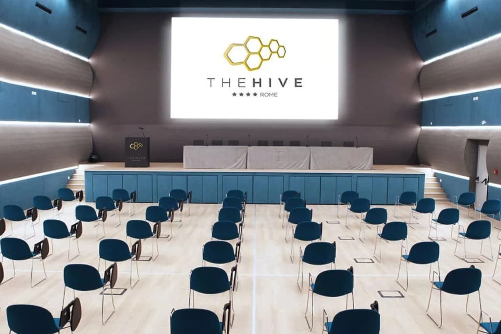 Hotel The Hive Hotel - photo 6
