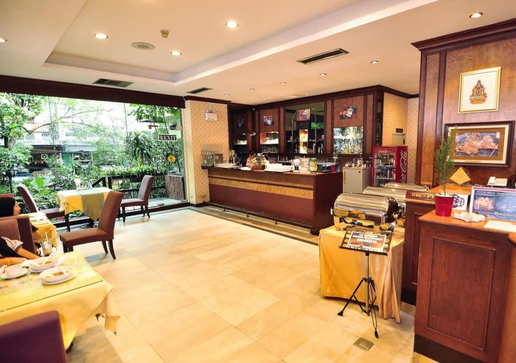 Silom City Hotel - photo 18