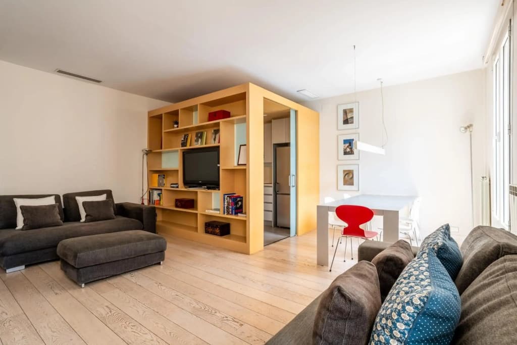 Classy 3bed 3bath apartment in Eixample - photo 3