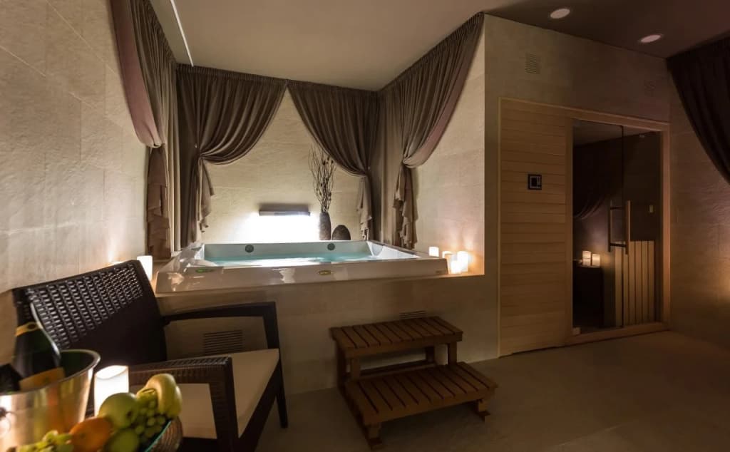 Merchant's Crown Suites and Spa - photo 20